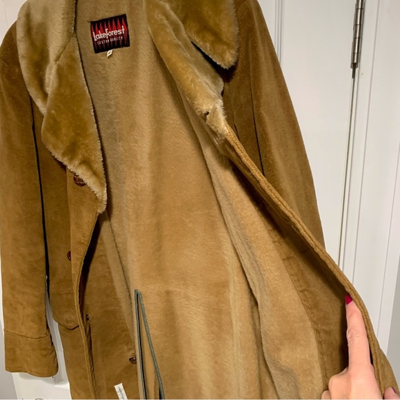 Size (L) 42.  Beautiful Camel Color Lake Forest Coat - Great Condition - Picture 7 of 10